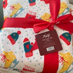 Motif luxury berber throw reversible 50x60in